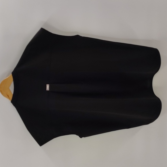 FIGS Technical Collection Size Large Black Button Closure Scrub Top - Picture 5 of 5